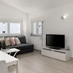 Bright - 5min To The By Lovelystay شقة البوفيرا